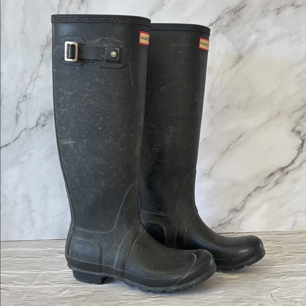 Hunter Black Knee-High Waterproof Rain Boots Size 8